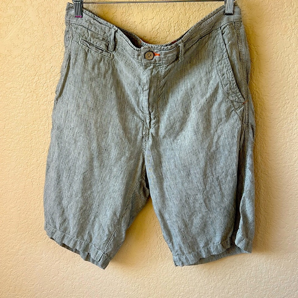 Tommy Bahama Relax Men’s Tan/Gray Pinstripe Linen Shorts, Size 33 So Sexy